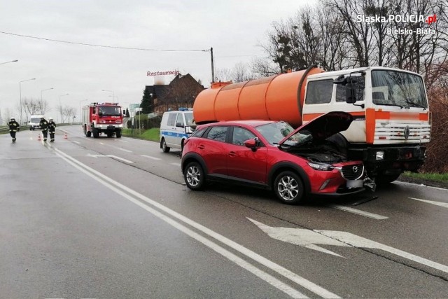 Do wypadku w Świętoszówce doszło na tzw. starej drodze na Cieszyn, na wysokości zjazdu na S52