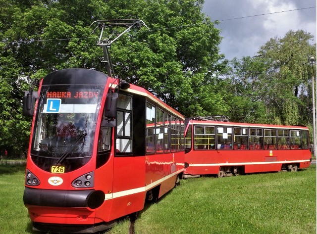 Tramwaje Śląskie zachęcają do zgłaszania się na bezpłatny kurs motorniczego.