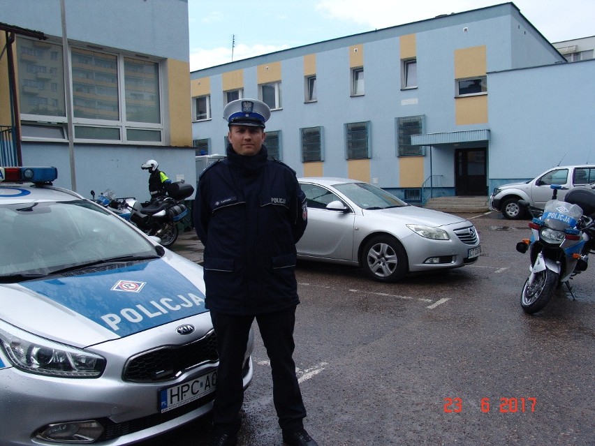 Policjanci i strażacy uratowali życie 9-miesięcznego Tymona [wideo]