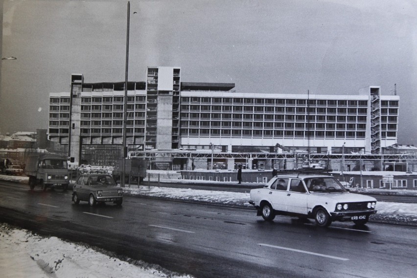 Budowa hotelu Forum, 1980 r. Hotel zamknięto 9 listopada...