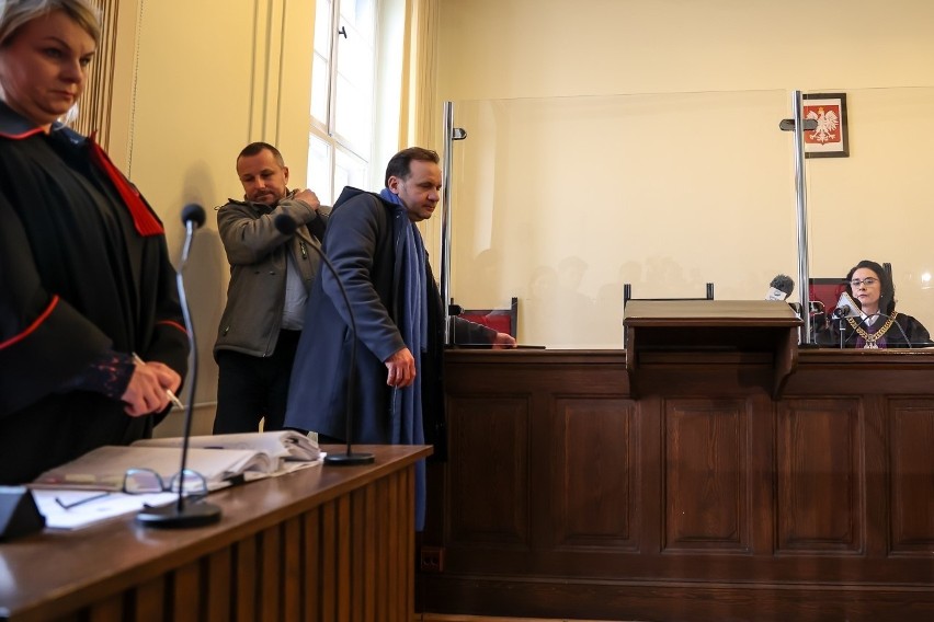Krystian W. trafi do więzienia na 2,5 roku! Sąd Okręgowy w Gdańsku podtrzymuje wyrok w sprawie "łowcy nastolatek"