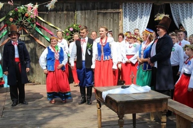 Trzy lata temu mieszkańcy gminy Rogowo bawili się na dobrzyńskim weselu