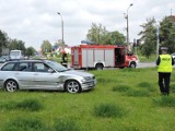 Zderzenie BMW i suzuki na skrzyżowaniu w Ostrołęce (ZDJĘCIA)