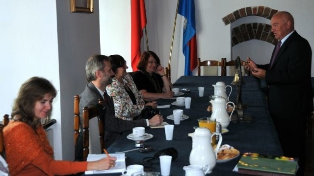 Elementem kampanii promocyjne były wizyty dziennikarzy. Efektem wizyt mają być publikacje na temat Sandomierza.
