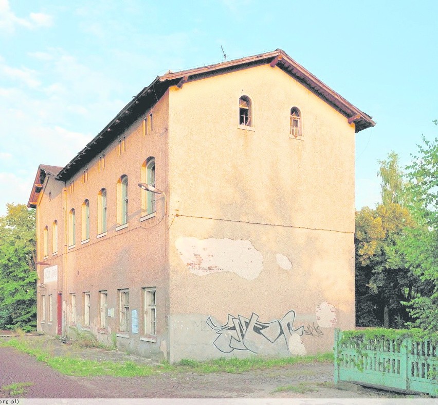 Opuszczony dworzec we Wróblinie Głogowskim