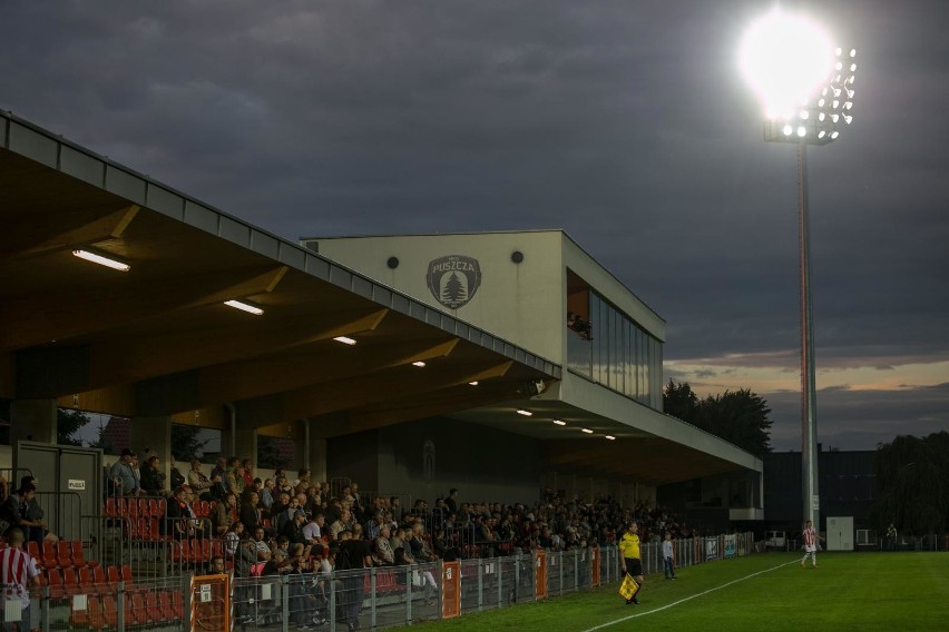 Stadion Puszczy Niepołomice