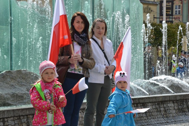 Obchody Dnia Flagi Rzeczypospolitej Polskiej na wrocławskim Rynku.