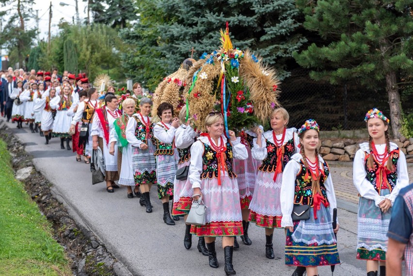 Święto plonów gminy Wieliczka. Tłumy na dożynkach w Golkowicach [ZDJĘCIA]