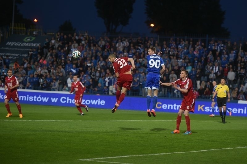 Ruch Chorzów - Piast Gliwice: Piłkarze Ruchu grają w grupie...