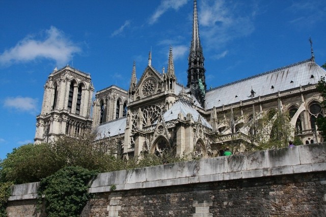Notre Dame: widok z Sekwany