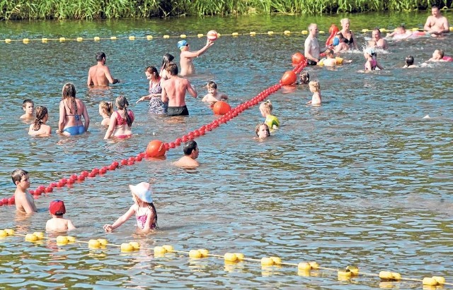 - To dobry pomysł, by w weekendy, gdy nad zalewem wypoczywa znacznie więcej osób, wprowadzić wydłużone godziny pracy ratowników - komentują mieszkańcy