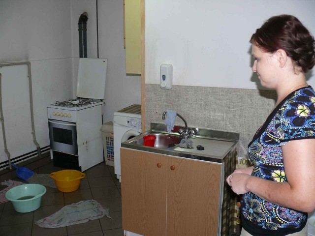 W piwnicy Justyny Kobiałki z ulicy Brzozowej w Kozienicach, gdzie mieści się laboratorium analiz lekarskich, woda była po kostki.