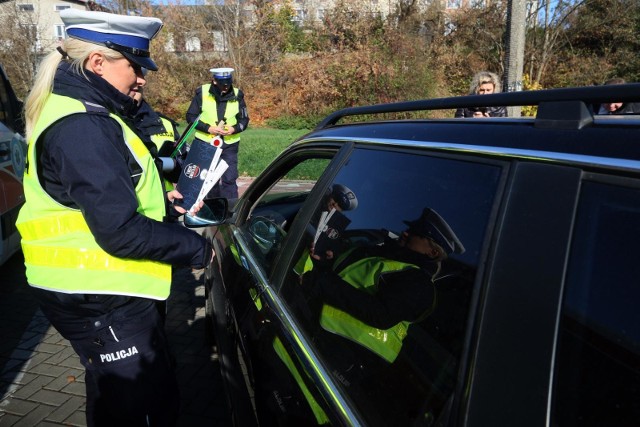 Polska policja na razie nie spotkała się w czasie kontroli drogowych z próbą wykorzystywania strachu przed koronawirusem do uniknięcia konsekwencji wykroczeń drogowych