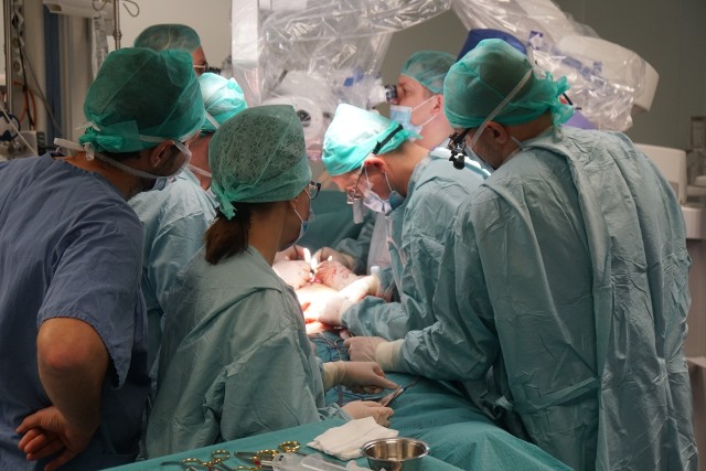 Pierwsza w regionie innowacyjna operacja rekonstrukcji piersi w Białostockim Centrum Onkologii im. Marii Skłodowskiej-Curie w Białymstoku.