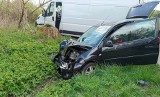 Wypadek drogowy w okolicy Brzeźna na DW163 koło Karlina