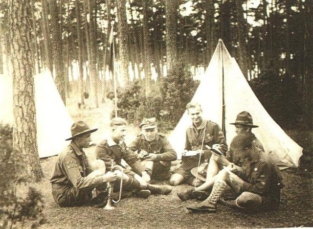 Przed stu laty w stolicy Wielkopolski będącej pod zaborem pruskim powstawały pierwsze drużyny harcerskie. Jedną z nich była 5. Poznańska Drużyna Harcerska