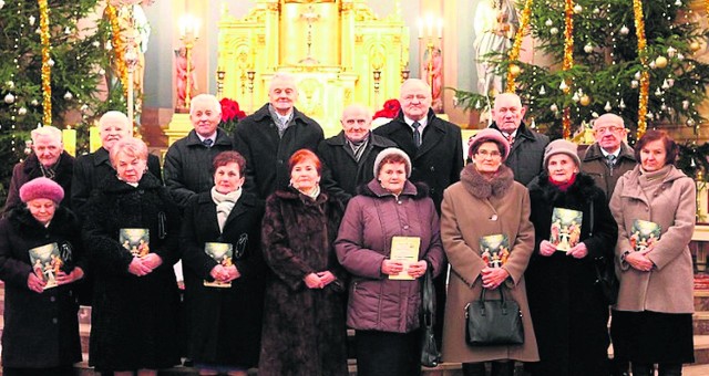 Jubilaci uczestniczyli we mszy świętej w ich intencji w kościele parafialnym w Jedlińsku.
