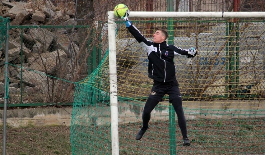 (WIDEO, ZDJĘCIA) Broń Radom - Chełmianka 0:2. Testowany bramkarz z drugiej ligi. Przemysław Śliwiński już oficjalnie!