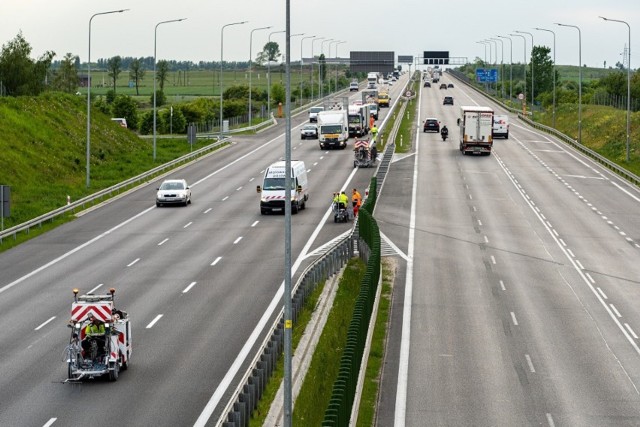 Drogowcy na autostradzie A2 pojawią się w poniedziałek 26 czerwca. Zaczną wtedy montować separatory ruchu.