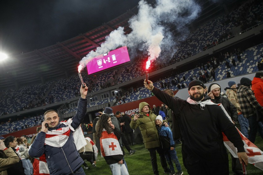 Po wygranych karnych na stadionie w Tbilisi nastąpiła wielka...