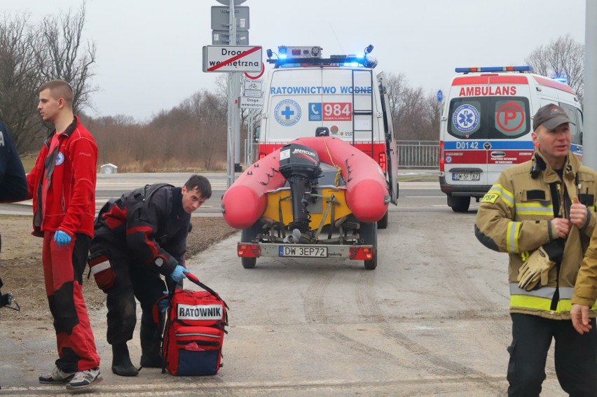 W piątek (2 lutego) służby ratunkowe we Wrocławiu otrzymały...