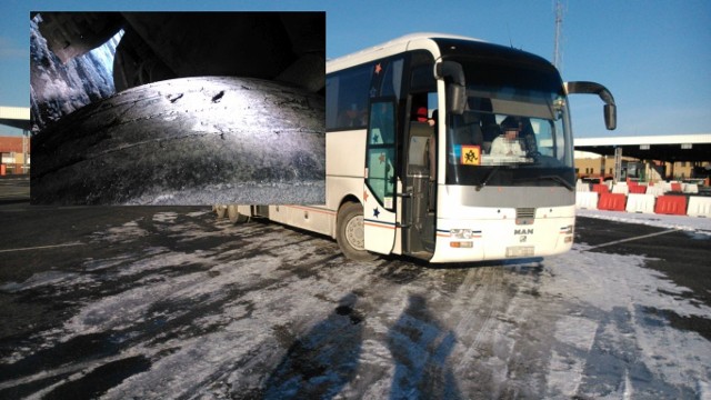 Na przejściu granicznym w Kuźnicy inspektorzy Wojewódzkiego Inspektoratu Transportu Drogowego w Białymstoku przeprowadzili kontrolę autobusu. Podróżowała nim młodzież, która jechała z Mińska do Mikołajek.