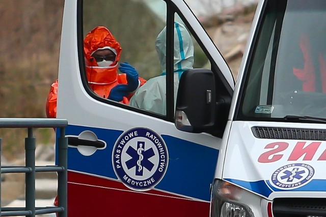 Lekarz z CSK w Katowicach ma koronawirusa. Odwołano zabiegi.Zobacz kolejne zdjęcia. Przesuwaj zdjęcia w prawo - naciśnij strzałkę lub przycisk NASTĘPNE