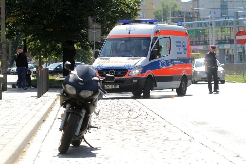 Wrocław: Potrącenie na Piłsudskiego. Piesza wbiegła pod motocykl