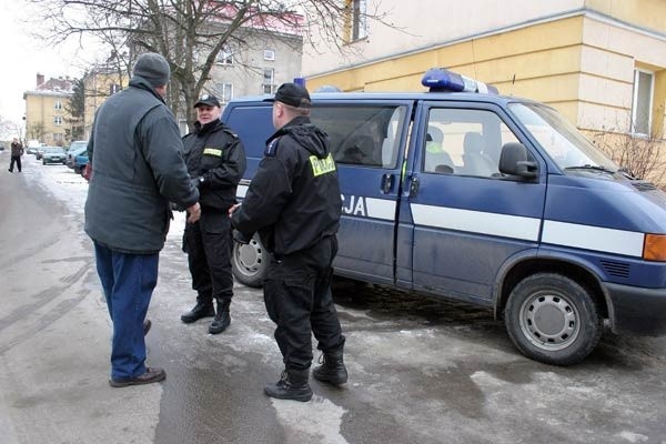 Policja zebrała dowody. Trwa przepytywanie mieszkańców Jarosławia w miejscach, którzy mogli zetknąć się z podejrzanym.