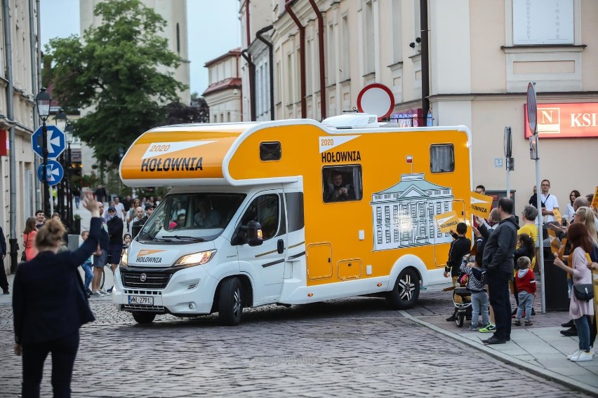 Czym jeżdżą kandydaci na prezydenta RP? Zobacz galerię i...