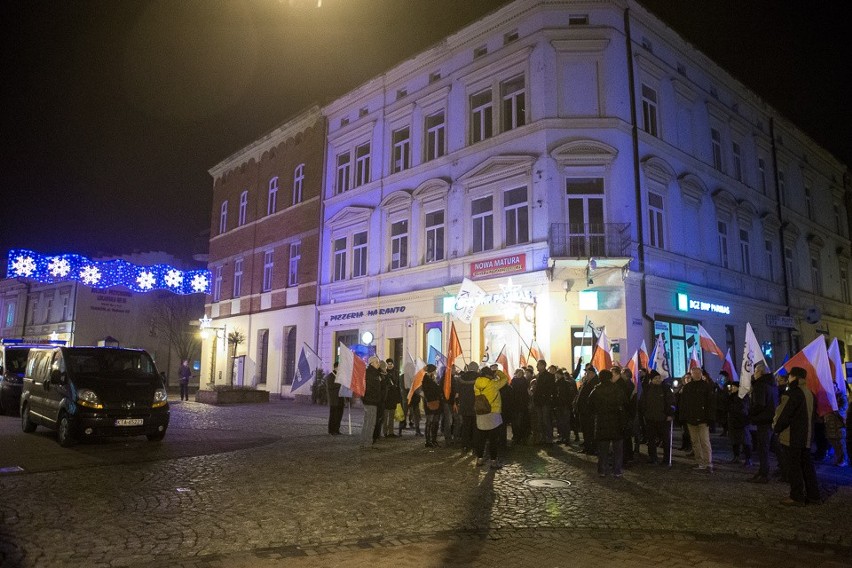 Tarnów. Protest w obronie wolnych mediów [ZDJĘCIA]