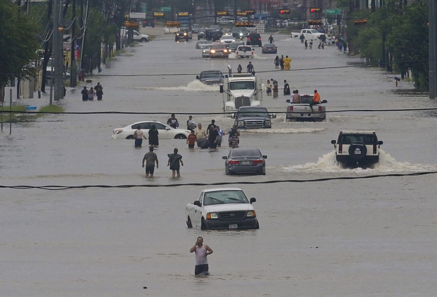 Zniszczenia po przejściu cyklonu Harvey w Houston