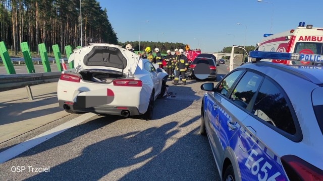 Na 91 kilometrze autostrady A2 w kierunku Poznania zderzyły się trzy osobówki.