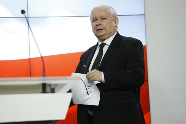 Powrót Jarosława Kaczyńskiego na Nowogrodzką stawia polityków obozu prawicy do pionu