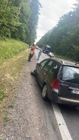 Wypadek na DK8 w Przewalance. Zderzyły się dwa samochody. Są utrudnienia w ruchu