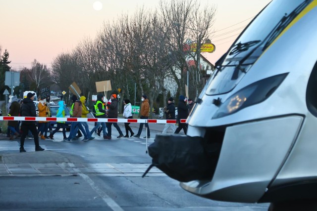 Obawy związane z budową Kolei Dużych Prędkości były już w innych miejscowościach. Na zdjęciu styczniowy protest na Dolnym Śląsku