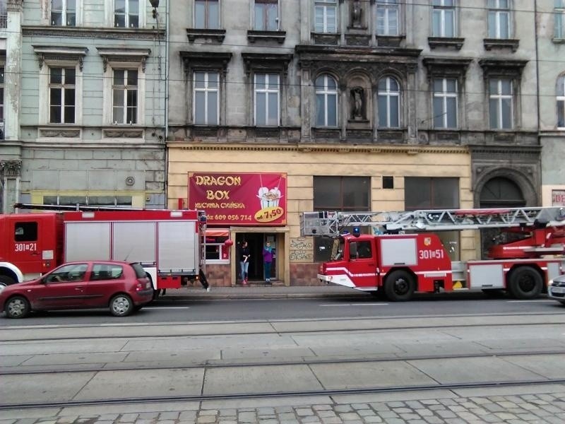 Wrocław: Interwencja straży pożarnej, pogotowia i policji na ul. Kołłątaja (ZDJĘCIA)