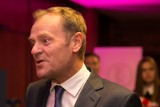 Donald Tusk śpiewa "Wśród nocnej ciszy". Zobaczcie wideo! Co myślicie o tym wykonaniu?