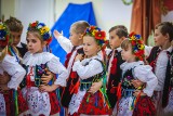 Dzieci i wychowawcy z przedszkola nr 3 w Ustce uczcili 100 rocznicę odzyskania niepodległości (wideo, zdjęcia)