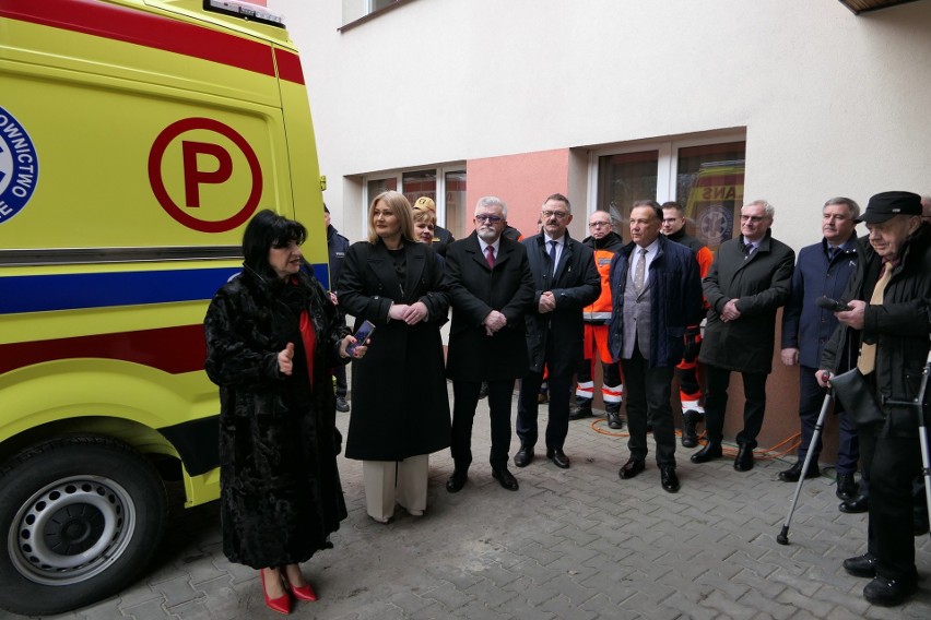 Szpital w Lipsku ma nową karetkę pogotowia. Nowoczesny ambulans kosztował prawie 680 tysięcy złotych