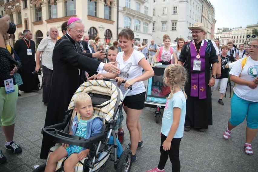 Kraków. Pielgrzymi tłumnie ruszyli na Janą Górę [ZDJĘCIA]