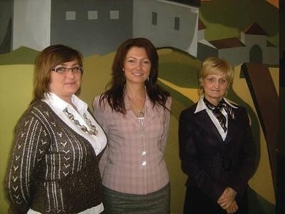 Stoją od lewej: Monika Palińska, Beata Dudek i Jadwiga Nawrocka Fot. Andrzej Domagalski