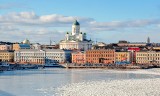 9 najlepszych atrakcji Finlandii. „Polowanie” na zorzę polarną, odwiedziny w Dolinie Muminków oraz wiszący most w koronach drzew