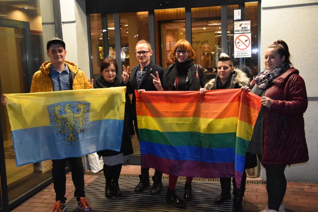 Zatrzymali konferencję "Tęczowa zaraza" w Rybniku. Nie pozwolili by odbyła się na "tolerancyjnej śląskiej ziemi"