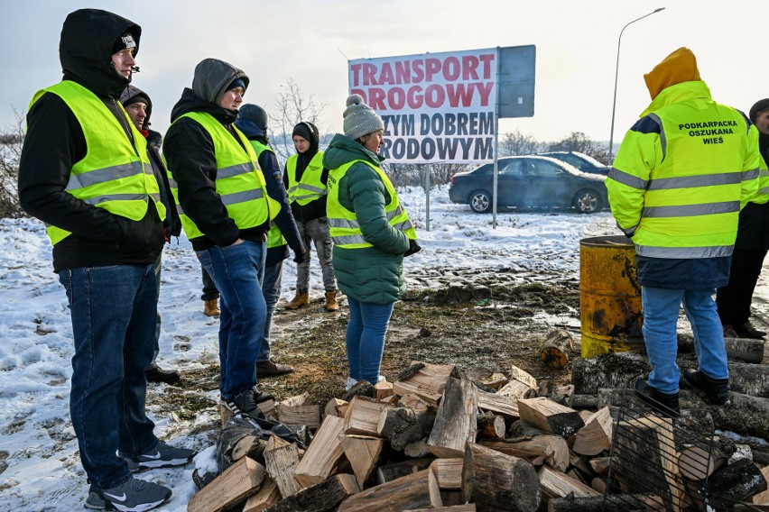 Protest rolników przed polsko-ukraińskim przejściem...