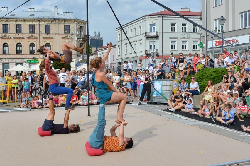 V Wakacyjny Festiwal Sztuki dla Dzieci i Młodzieży Hurra! ART! W Kielcach Brawurowo rozpoczął się w Kielcach