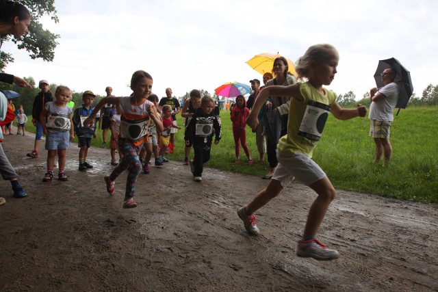 Nawet dzieci biegły dla Nepalu