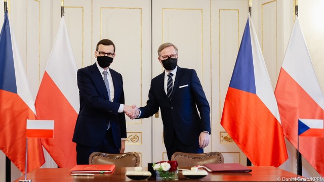 Premier Mateusz Morawiecki po rozmowach z premierem Czech Petrem Fialą zawarł w Pradze porozumienie kończące spór o kopalnię w Turowie.