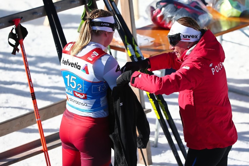 Justyna Kowalczyk i Monika Skinder w sprincie drużynowym MŚ...