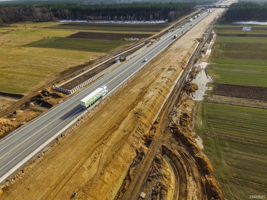W budowie jest obecnie 81-km nowej autostrady A1. Na...